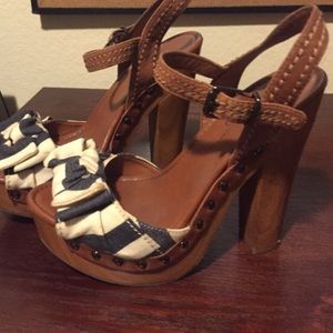 Jessica Simpson heels