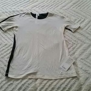NWT Lululemon Devotion Tee