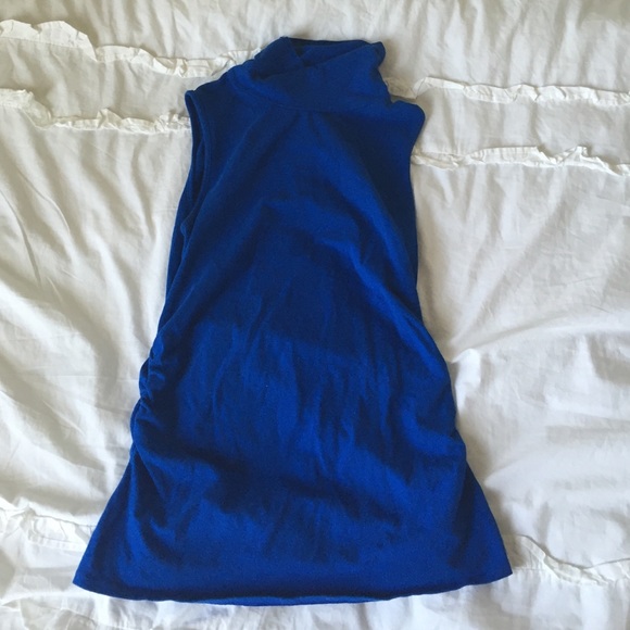 Turtle neck tank top