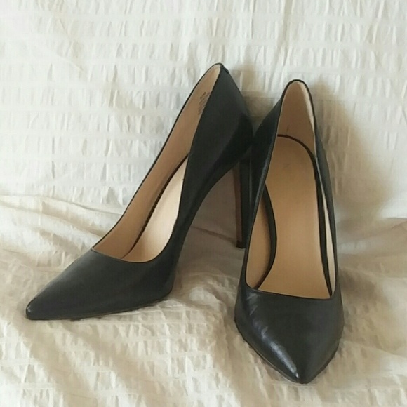 Nine West Tatiana Black Leather Pumps