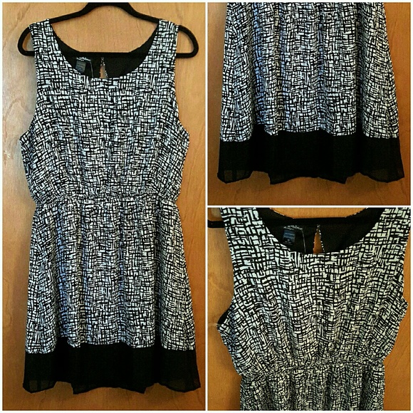 🚨CLOSET CLEAR OUT🚨plus mini - Picture 4 of 4