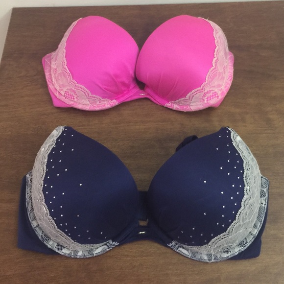 Victoria's Secret Sexy Plunge Push-up Bra Set of 2