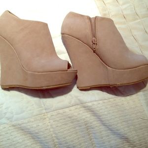 Beige wedge
