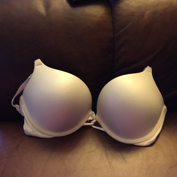 Victoria's Secret bombshell bra