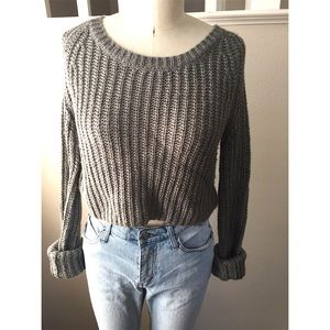 gray crop sweater top