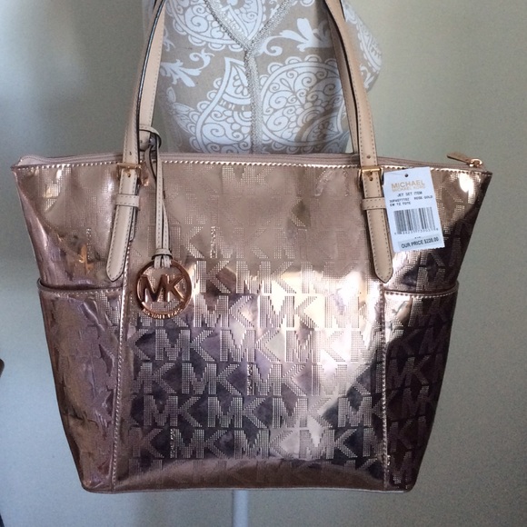 Michael Kors Handbags - ✨Michael Kors GOLD Rosé Signature Tote