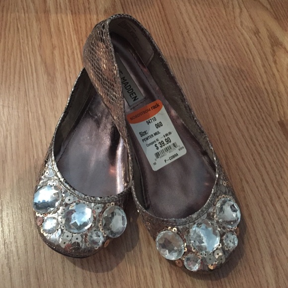 NWT Steve Madden Flats