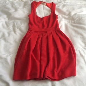 Textured heart back dress in red