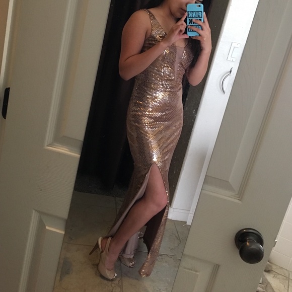 Beautiful sequined prom dress - Picture 3 of 4