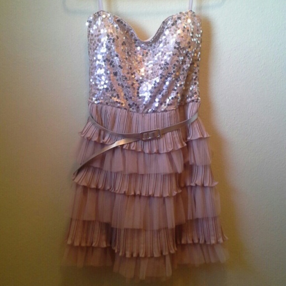 Sz L, strapless, sequined FUN FLIRTY dress