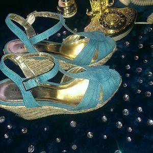 😍😍$5SALE Suede Turquoise Wedges t strap