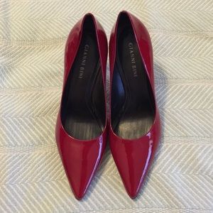 Gianni Bini sz 7 patent leather pointed toe pumped