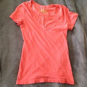 American Eagle V-neck tee