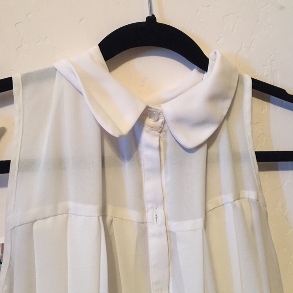 Forever 21 Flowy Tank - Picture 2 of 4