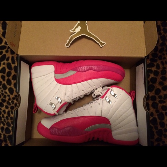 Pink dynamic Jordan 12s 2016 💕💋