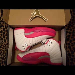 Pink dynamic Jordan 12s 2016 💕💋
