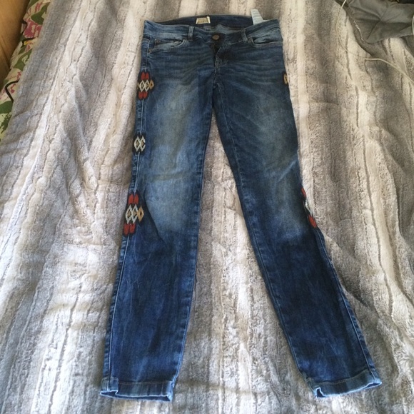 Embroidered Detail Jeans