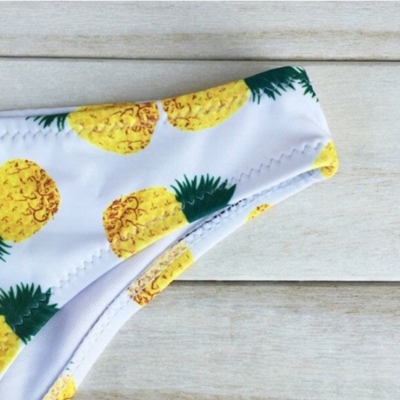 Pineapple bikini - Picture 3 of 4