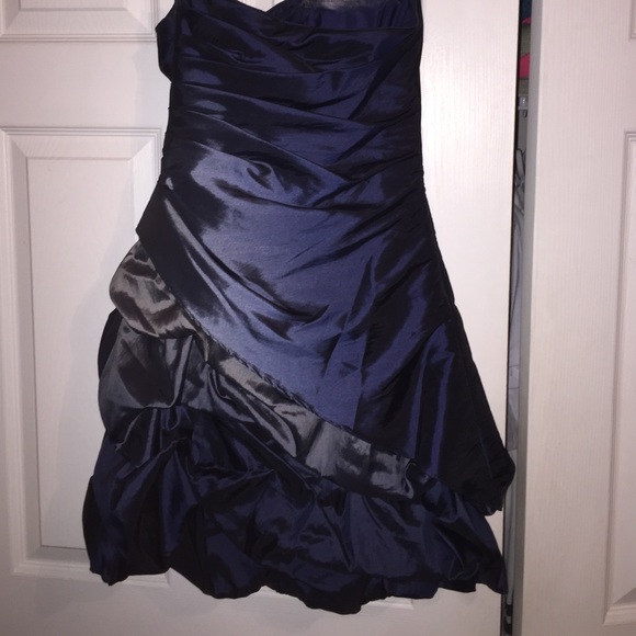 Semi formal Dress - Picture 2 of 4