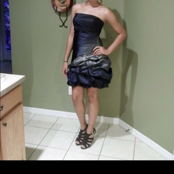 Semi formal Dress - Picture 3 of 4