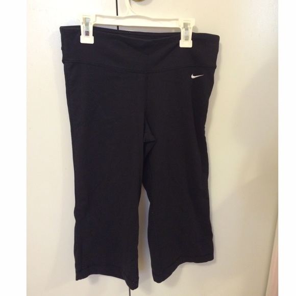 Nike cropped pants