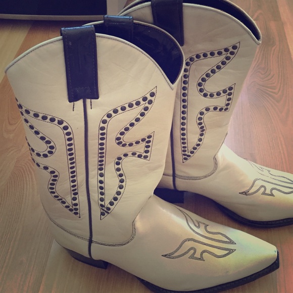 Brand new Frye Boots! Tap into your inner cowgirl!