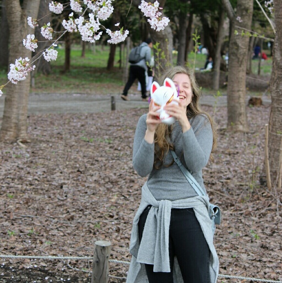 Meet your Posher, Jessica - Picture 2 of 2