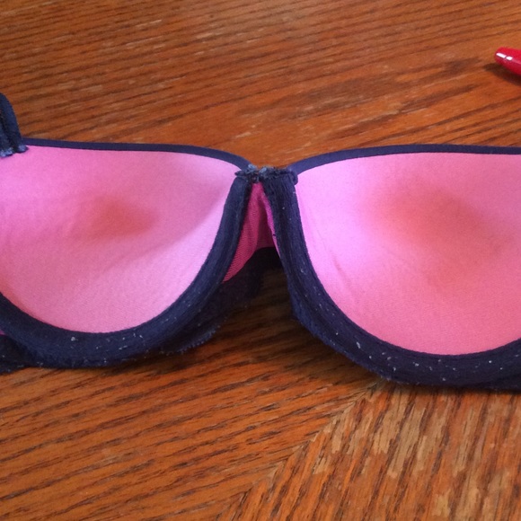 Pink bra - Picture 3 of 4