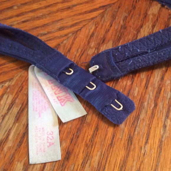 Pink bra - Picture 4 of 4