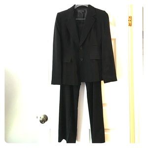 Classic professional black business suit 🍎