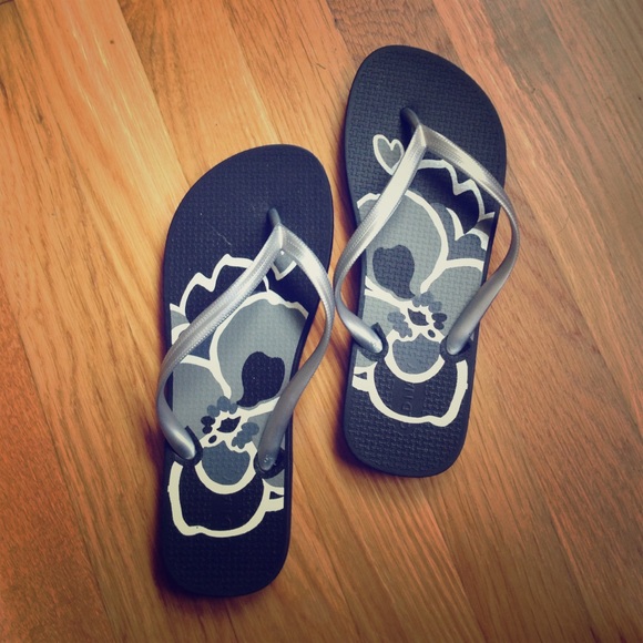 Old navy flip flops!