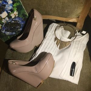 Bamboo nude wedges