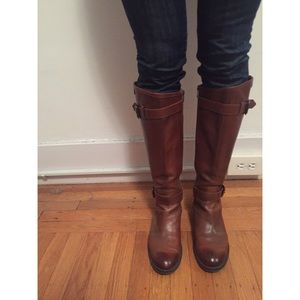 Brown talk leather boots with buckle