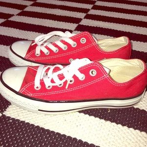 Never worn red converse!!