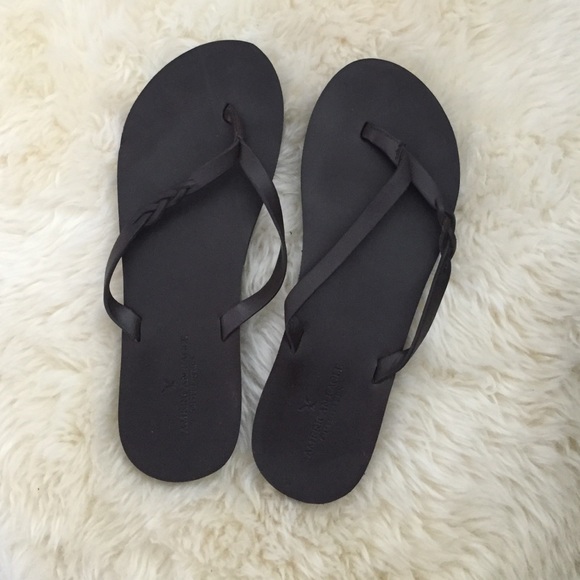 American Eagle Outfitters Shoes - American Eagle flip flops