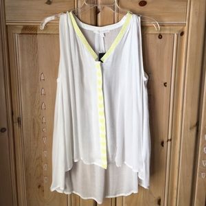 SOLD🚫🚫Linen button down blouse-NWT