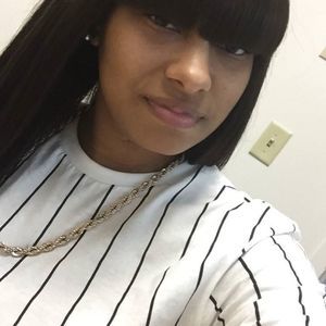 Meet your Posher, Vanessa