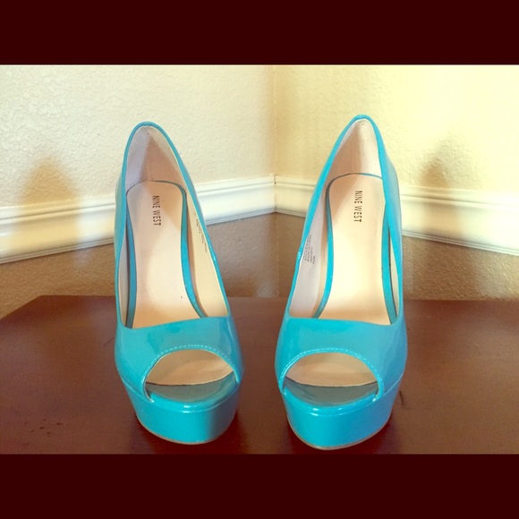 Nine West turquoise peep toe heels