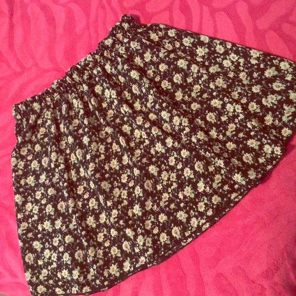 Floral black skirt 🌺🌸🌼🌻