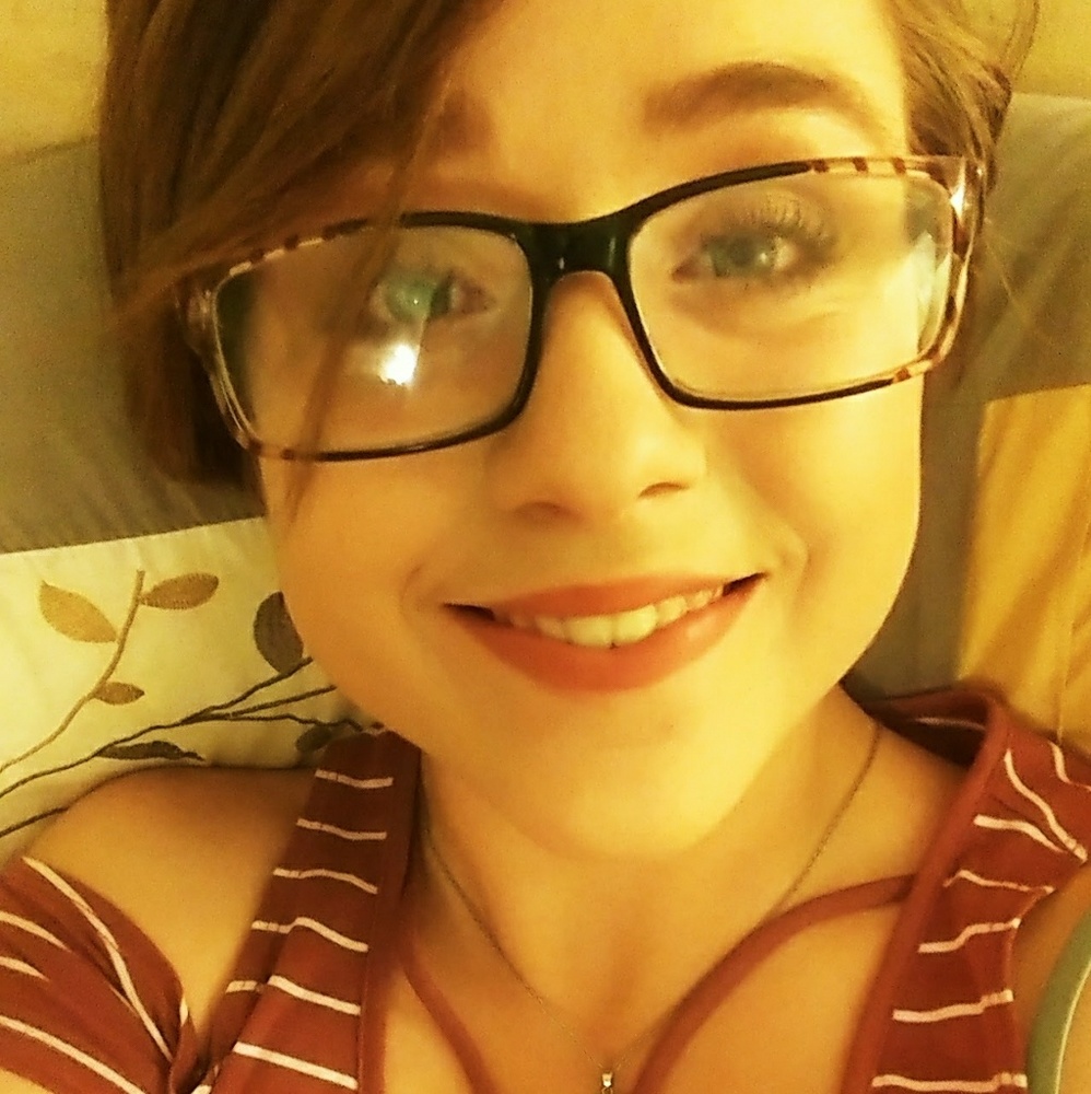 Meet your Posher, Halley Keating!