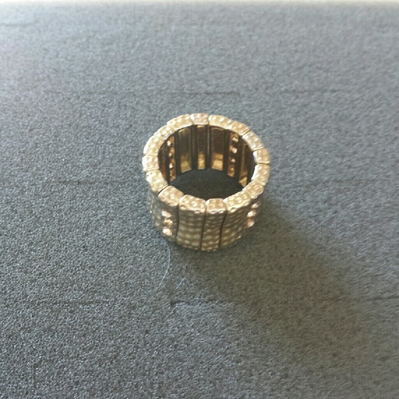 Gold ring - Picture 2 of 2