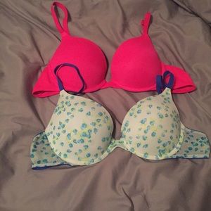 2 pink Victoria secret bras 36B