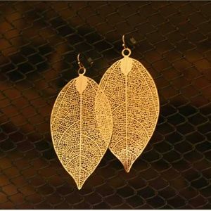 Retail Sale!!! *NEW* Gold Dipped Leaf Earrings