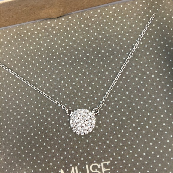 SALE!!! Delicate pave circle necklace - Picture 3 of 3