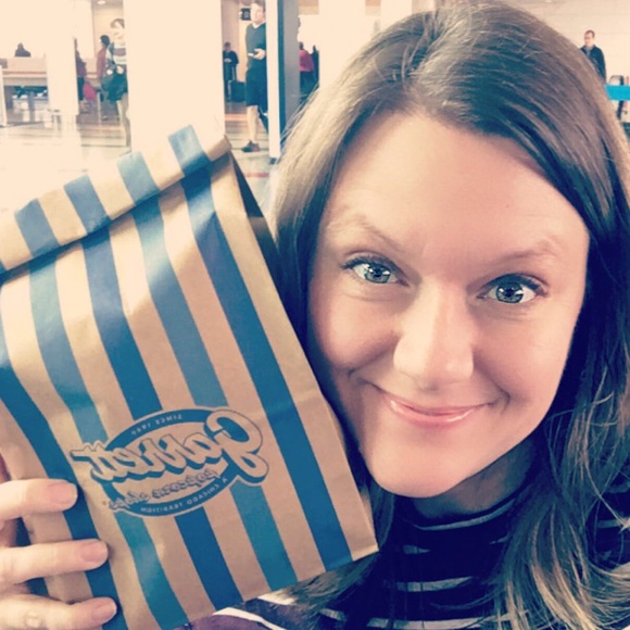 Meet your Posher, Raelynn - Picture 3 of 6