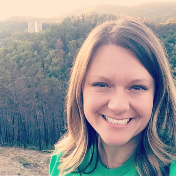 Meet your Posher, Raelynn - Picture 5 of 6