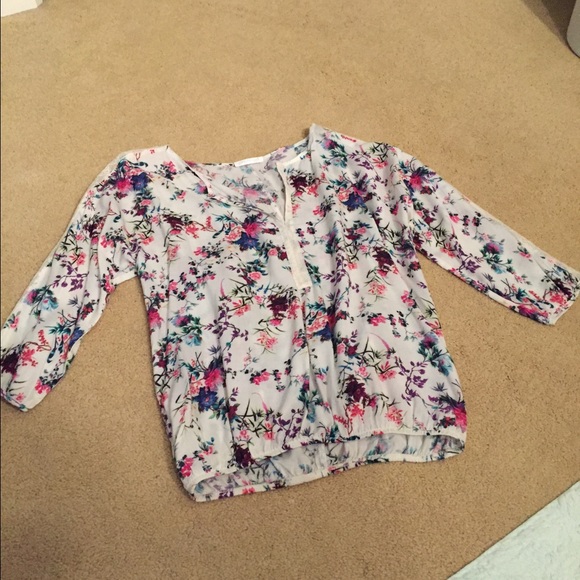 🌸floral top🌸 - Picture 3 of 3