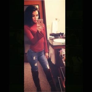 Meet your Posher, Alexis