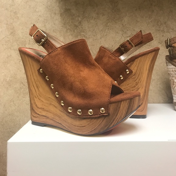 Cognac Wedge - Picture 2 of 4