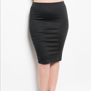 💥JUST IN💥 Fitted Black Midi Skirt - Size 2X